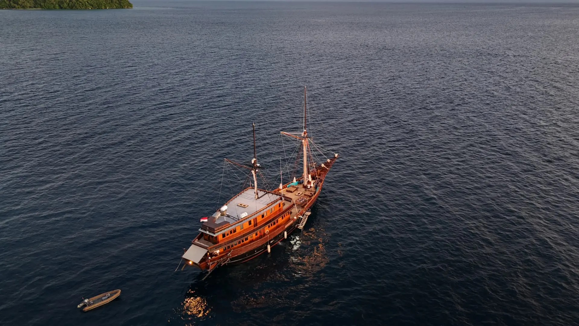 Alila Purnama yacht photo 4