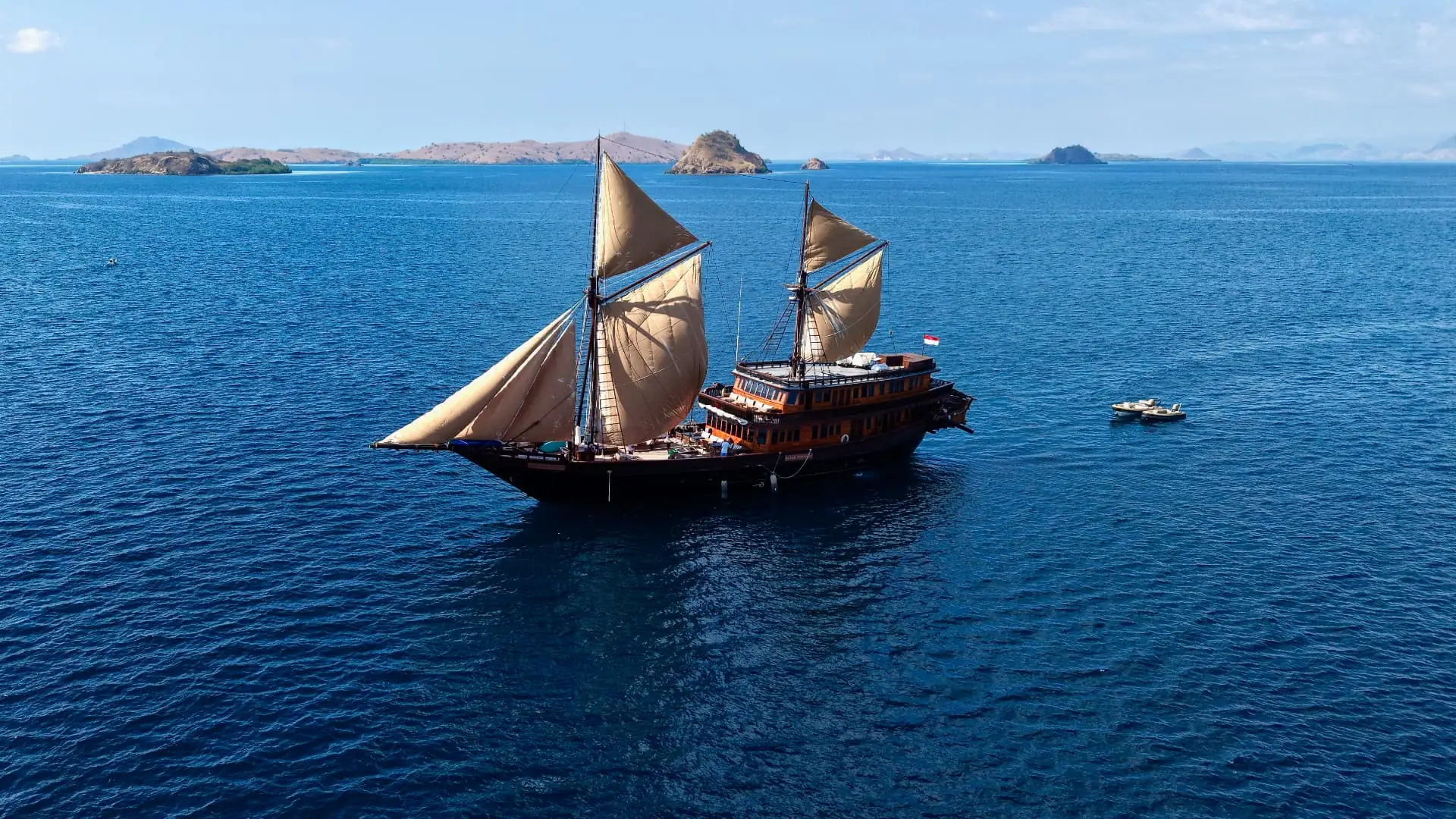 Alila Purnama luxury yacht charter Indonesia