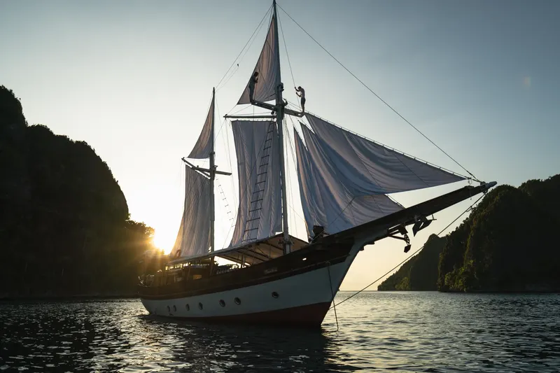 Anne Bonny luxury yacht charter Indonesia