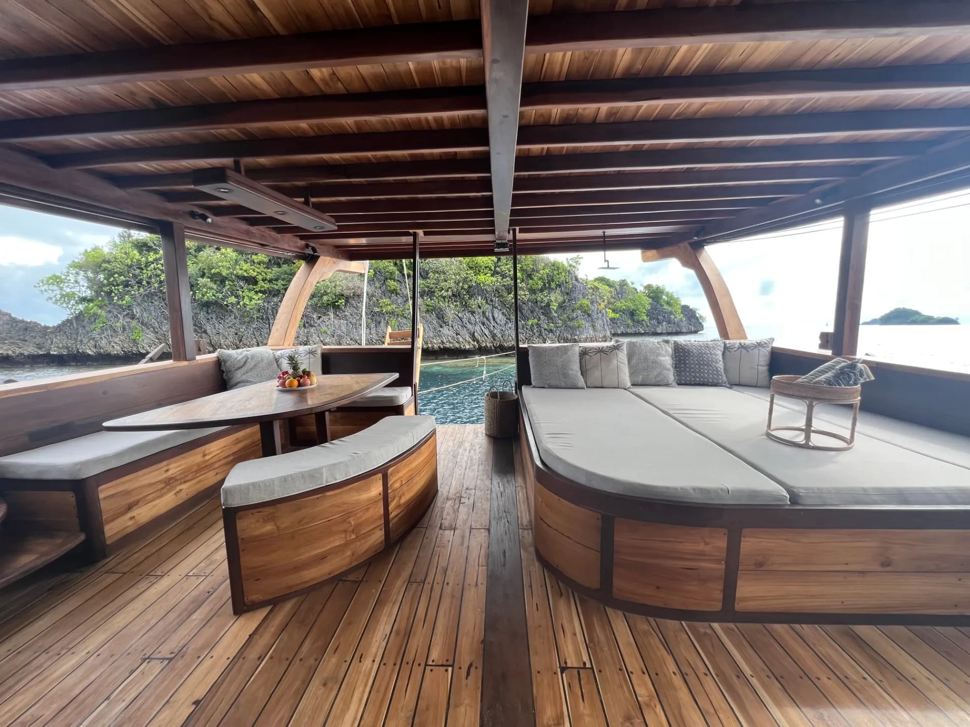 Dewata yacht photo 8