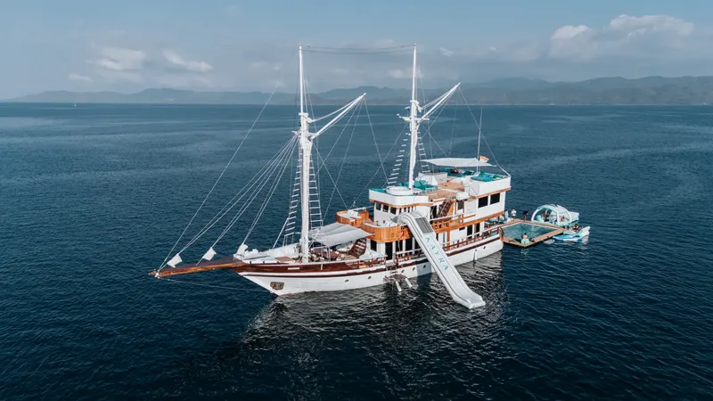 Kayra luxury yacht charter Indonesia