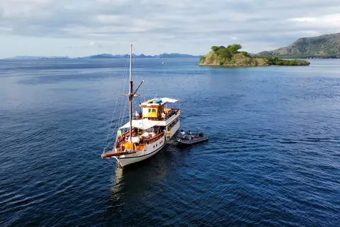 Kelana 2 private yacht charter in Indonesia
