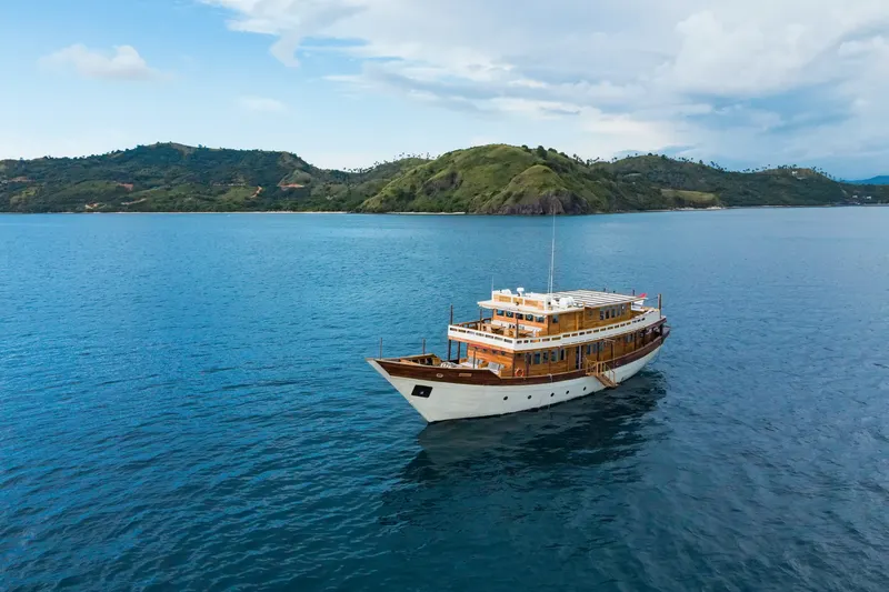 Mischief luxury yacht charter Indonesia
