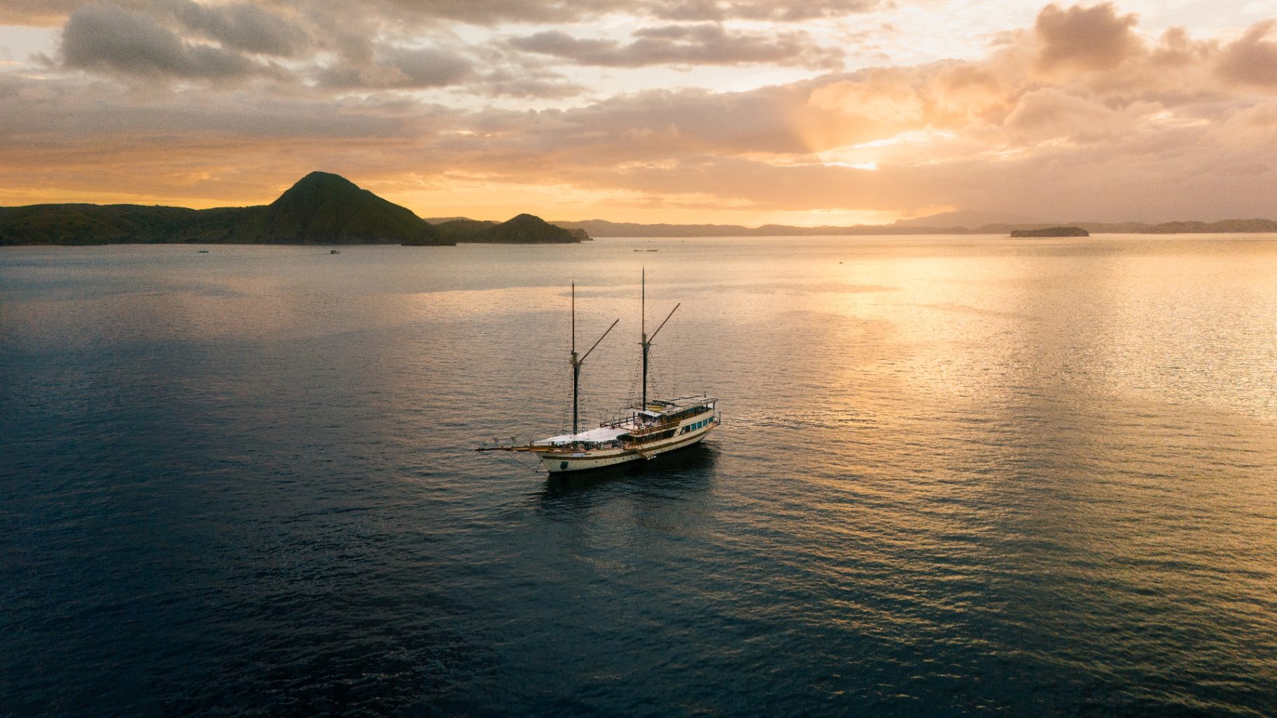 Otium luxury yacht charter Indonesia
