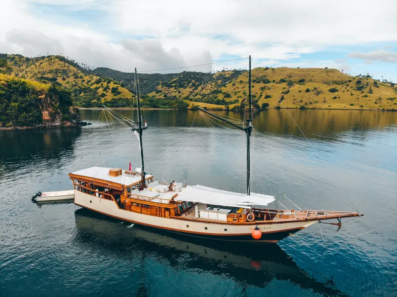 Samara II luxury yacht charter Indonesia