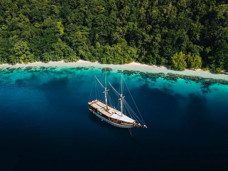 Senja luxury yacht charter Indonesia