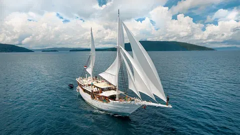 Teman luxury yacht charter Indonesia